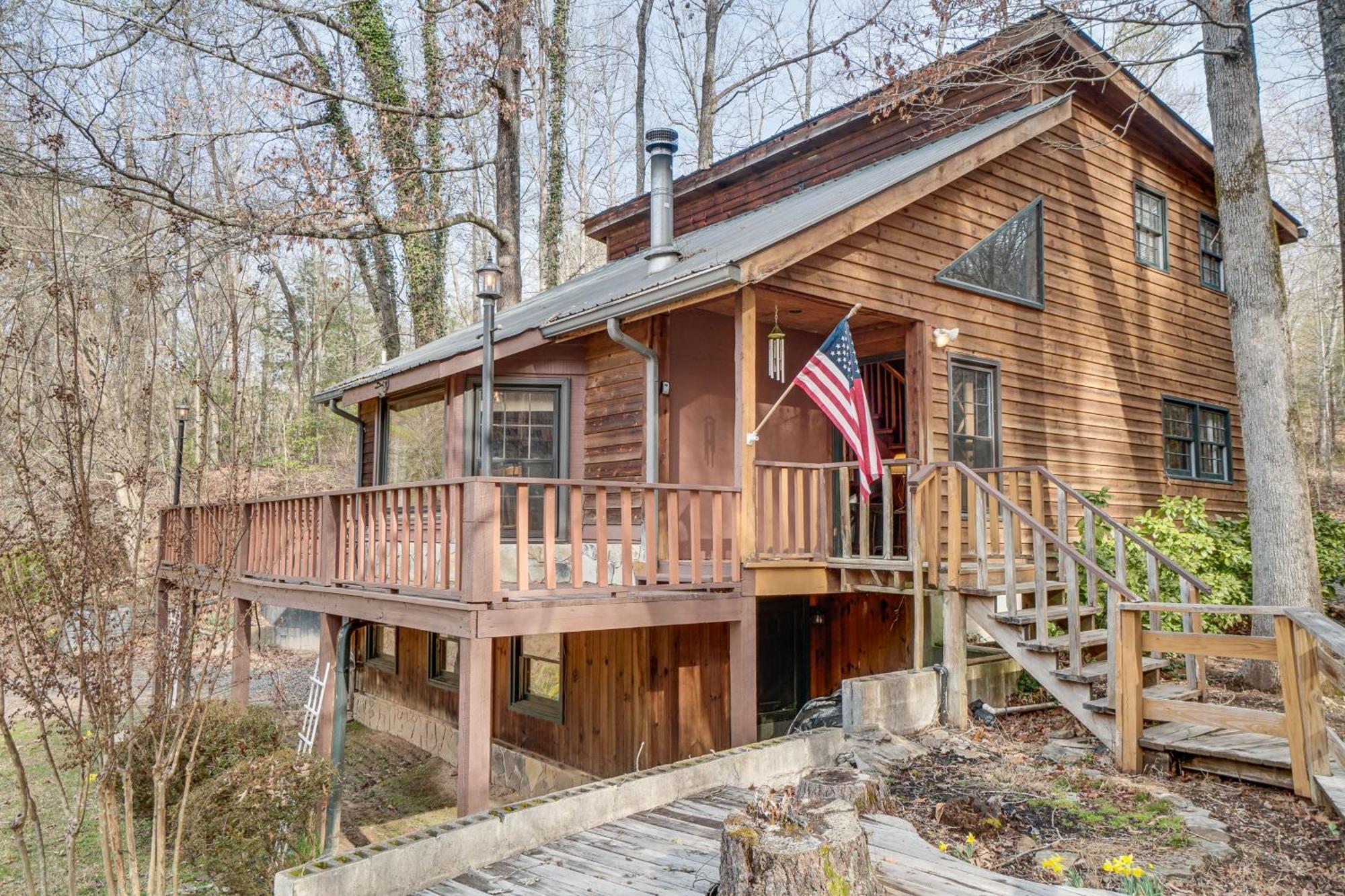 Charming Cabin With Fire Pit And Decks About 7 Mi To Helen Sautee Nacoochee Exteriér fotografie