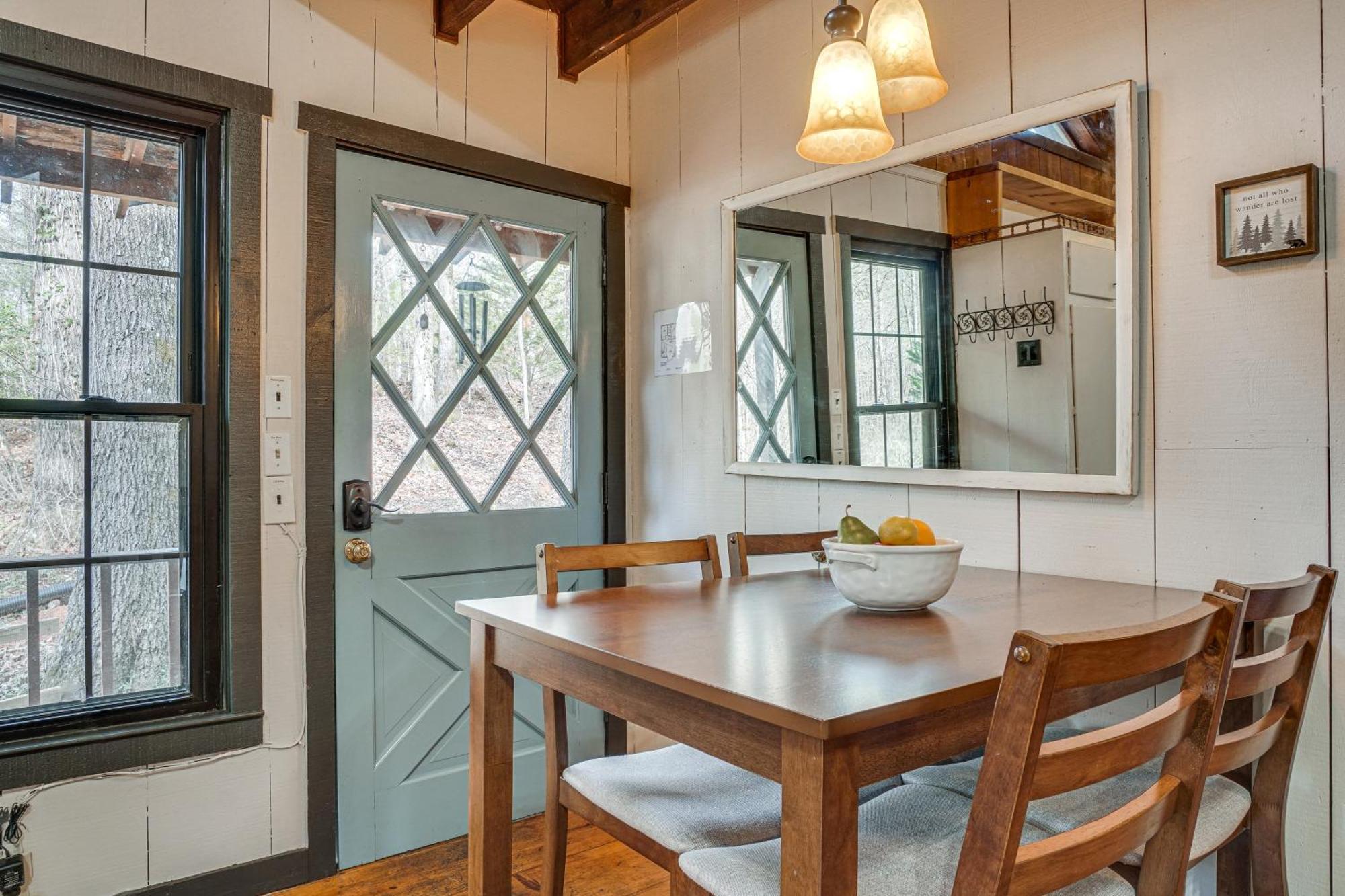 Charming Cabin With Fire Pit And Decks About 7 Mi To Helen Sautee Nacoochee Exteriér fotografie