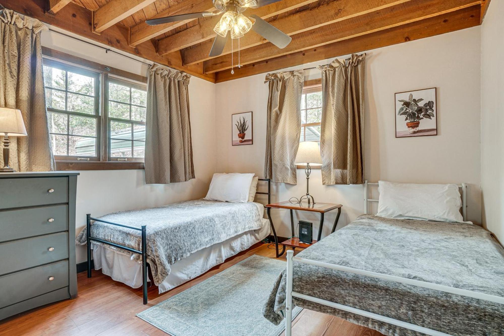 Charming Cabin With Fire Pit And Decks About 7 Mi To Helen Sautee Nacoochee Exteriér fotografie