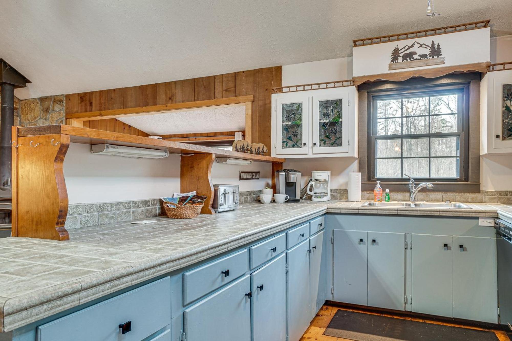 Charming Cabin With Fire Pit And Decks About 7 Mi To Helen Sautee Nacoochee Exteriér fotografie