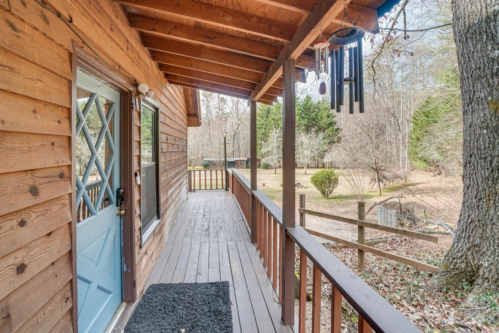 Charming Cabin With Fire Pit And Decks About 7 Mi To Helen Sautee Nacoochee Exteriér fotografie